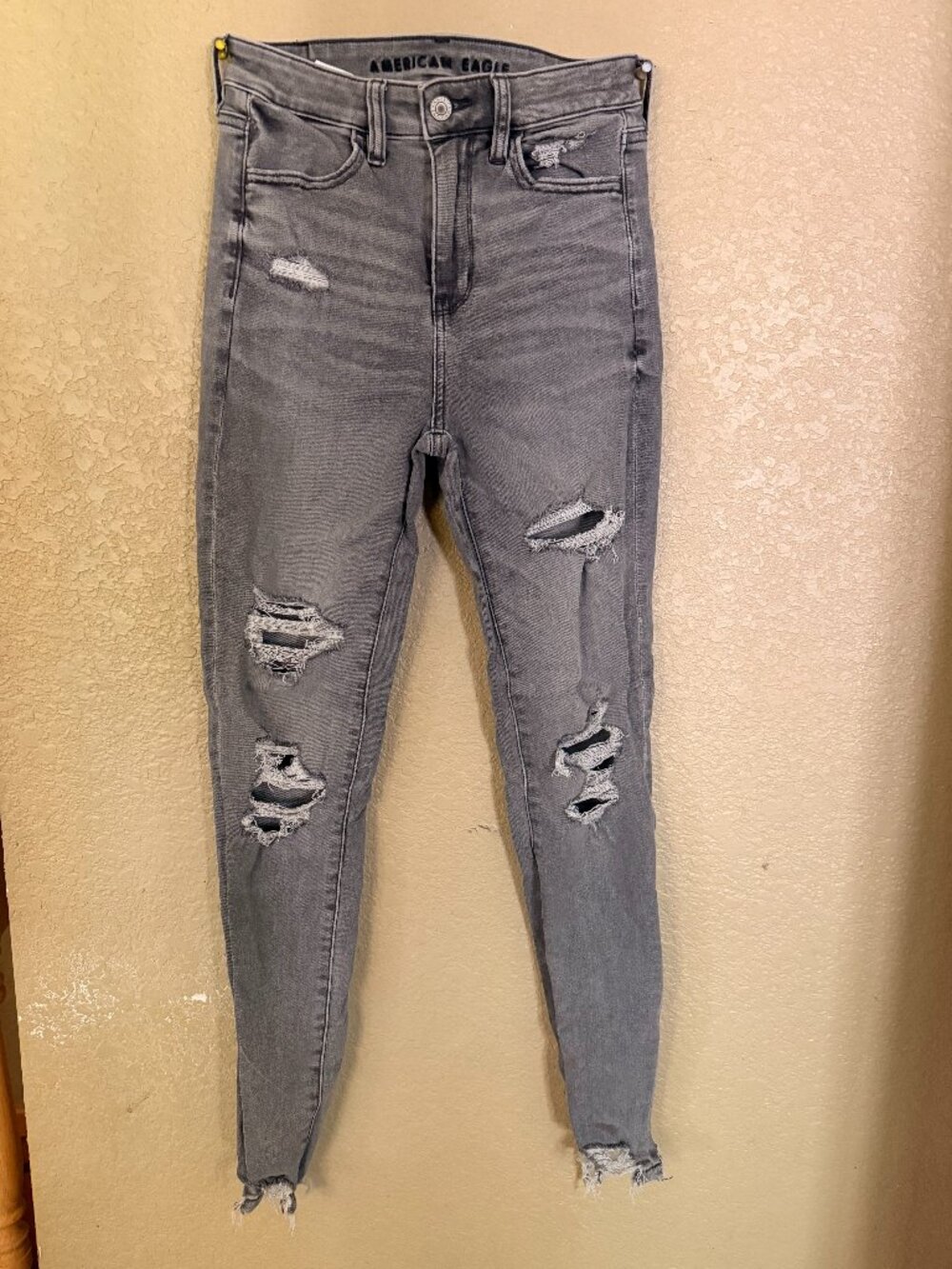 American Eagle standard regular Next Level Ripped Skinny Jean